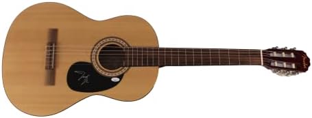 ג'סטין מור חתום על חתימה בגודל מלא פנדר גיטרה אקוסטית עם אימות JSA - חתיכת מוזיקת ​​קאנטרי, חוקי חוקי כמוני, די לא אכפת, מהדרך המוכה, לילות מאוחרים ולונג -צווארון, ישר מחוץ למדינה