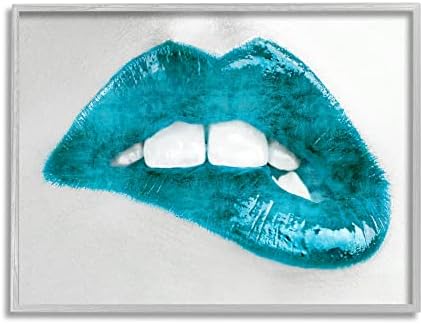 תעשיות סטופל אופנה כחולה מודרנית נשיכת שפתיים צילום גלאם נשי, עוצב על ידי שרה מקגווייר אמנות קיר ממוסגרת אפורה, 20 על 16, כסף